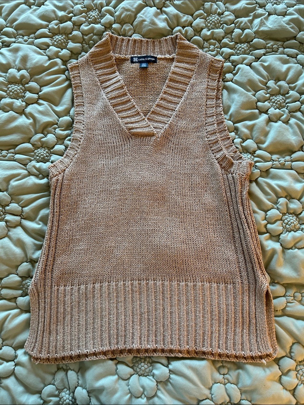 Cable & Gauge V-Neck Knit Sweater Vest in Beige